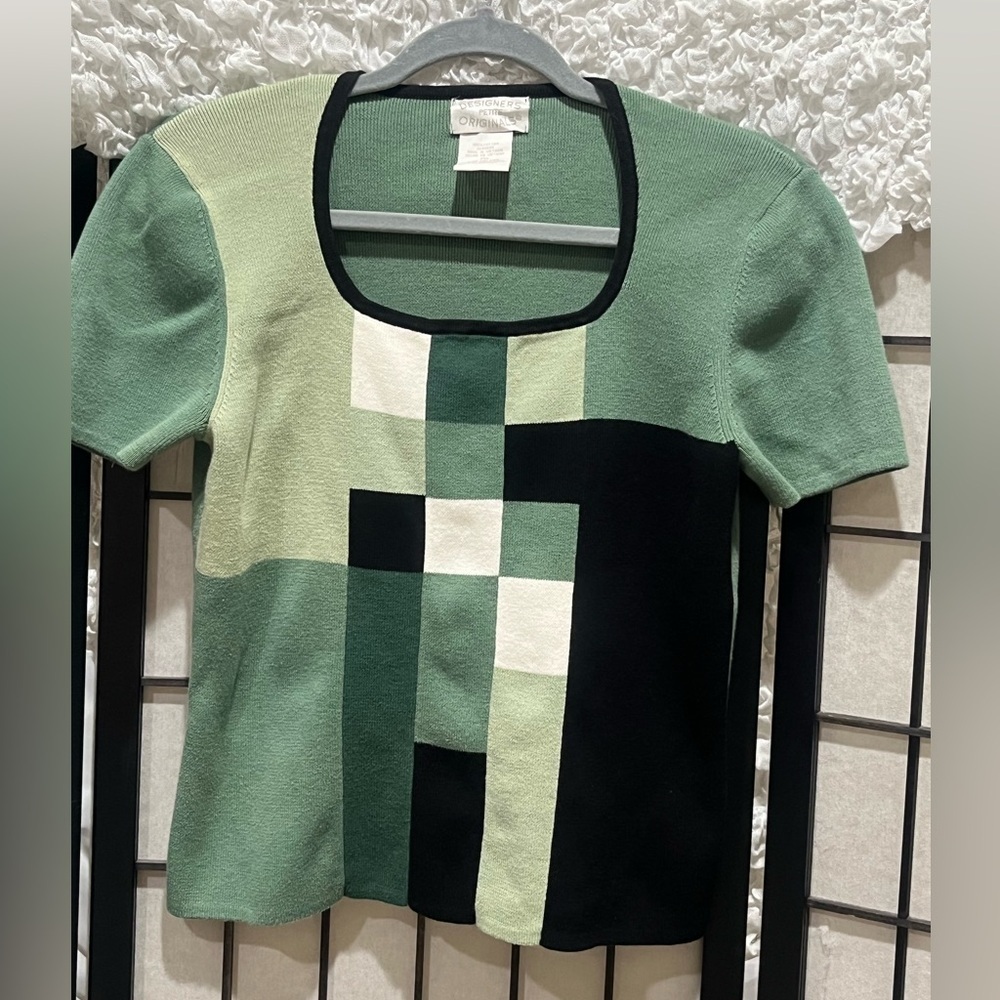 Designers Originals PETITE WOMENS Sweater in Forest Green RETRO, SIZE PM